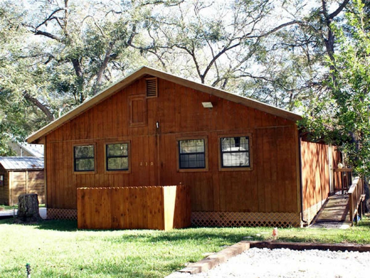 Rio Cancion On The Guadalupe - Cabin #1 Villa Second Crossing Bagian luar foto